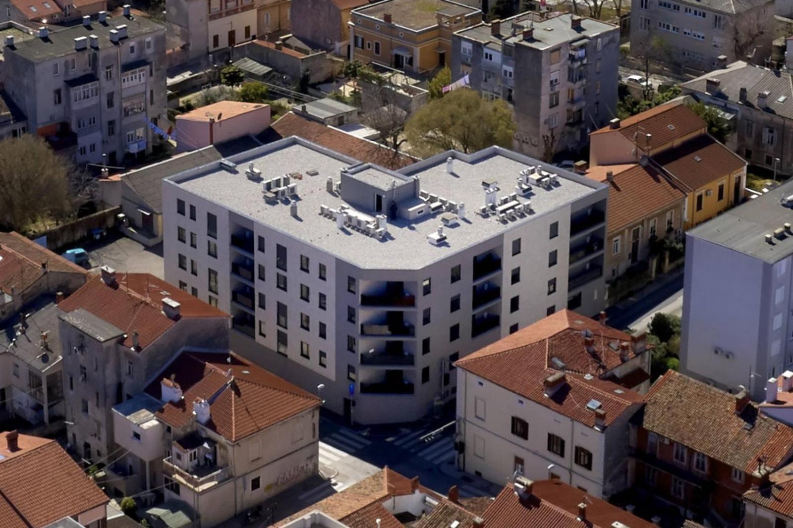 You & Me Pula With Garage Parking Екстер'єр фото